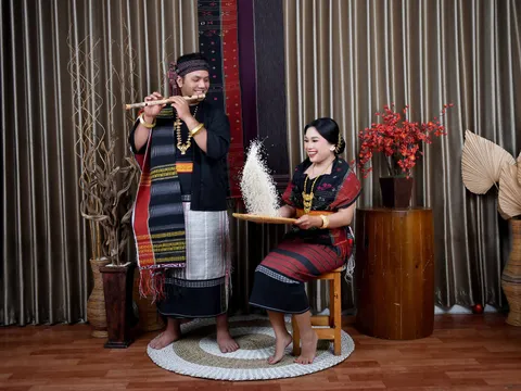 Foto sampul undangan Mey & Rey