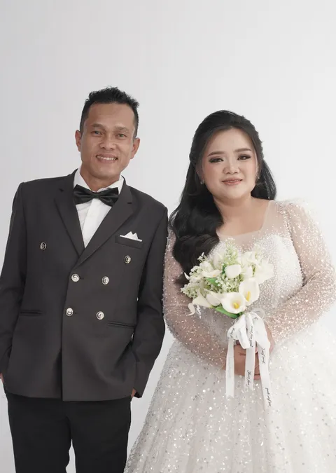 Foto sampul undangan Novita & Rio