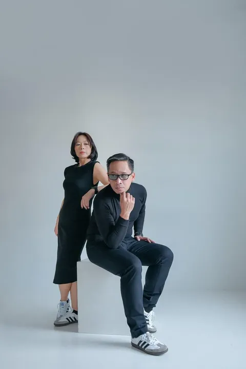 Foto sampul undangan Ratih & Greg