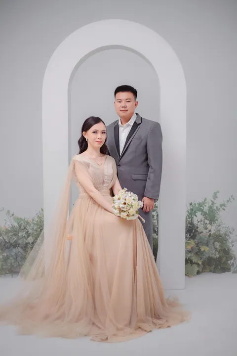 Foto sampul undangan Gisel & Xu Ran
