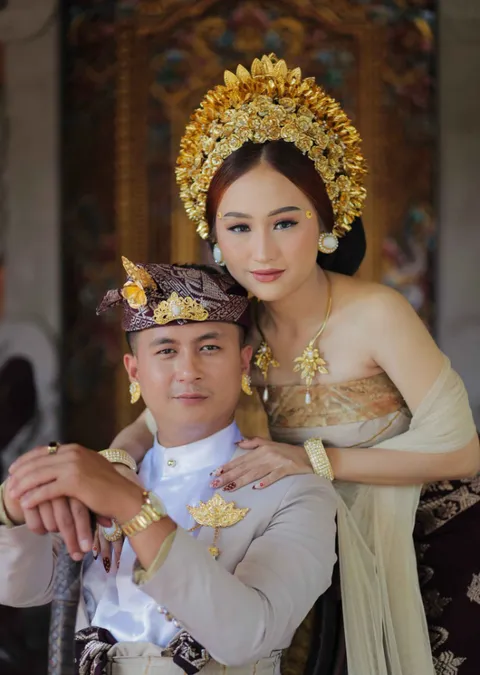 Foto sampul undangan Iqbal & Shalsa