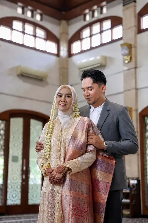 Foto sampul undangan Ade & Vessy