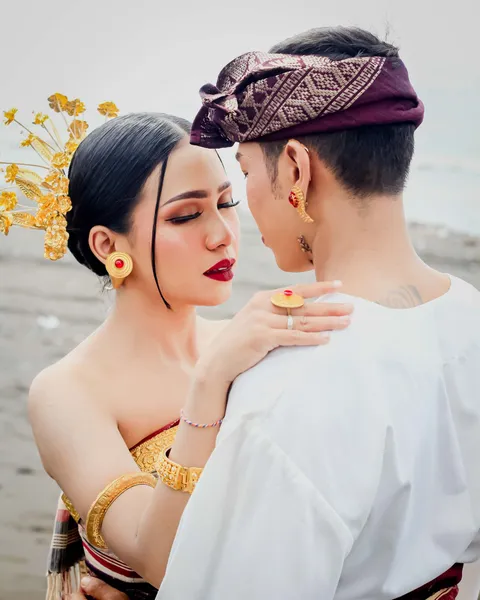 Foto sampul undangan Desak Putu Yuliandari & I Putu Gede Winarbawa