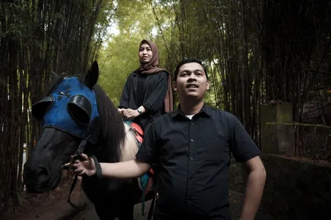 Foto sampul undangan Gusti & Bella
