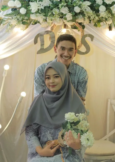 Foto sampul undangan Dinny & Syarif