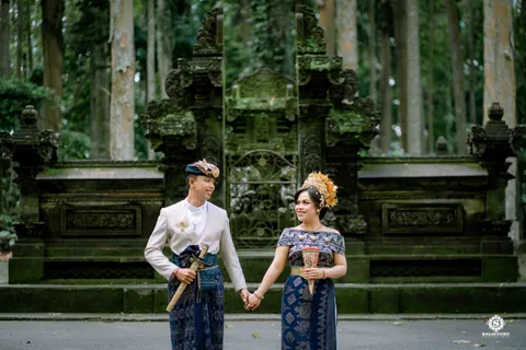 Foto sampul undangan Anik & Fajar