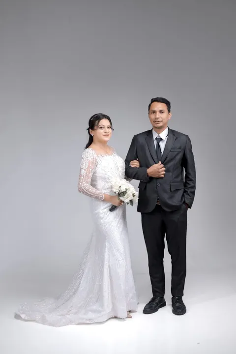 Foto sampul undangan Nenny & Tino