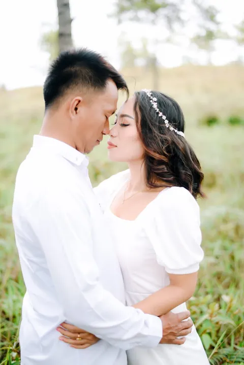 Foto sampul undangan Mira & Lewi