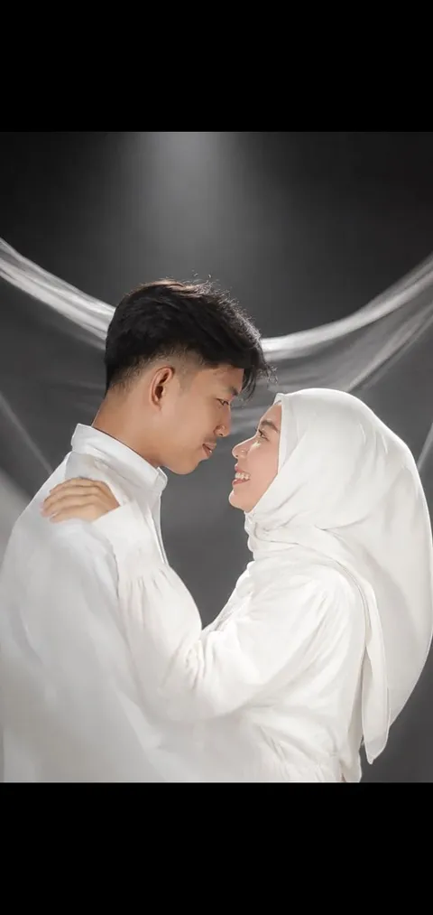 Foto sampul undangan Okta & Wahyu