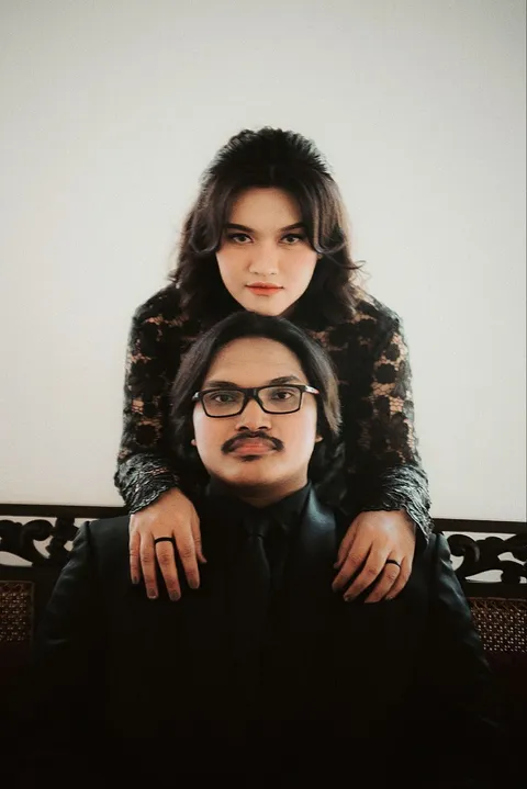 Foto sampul undangan Releghea & Boban