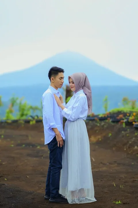 Foto sampul undangan Desi & Robi