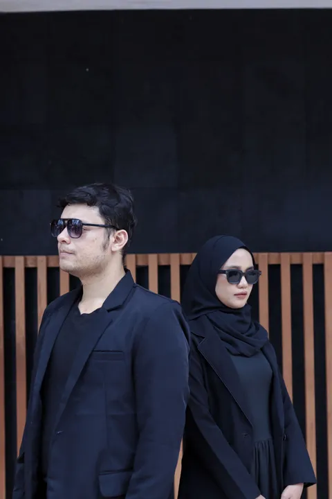 Foto sampul undangan Husaini Randa & Fitriany Febry Az Zahrahmawati