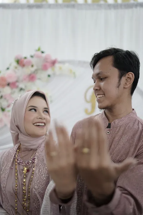 Foto sampul undangan Fahira & Rio