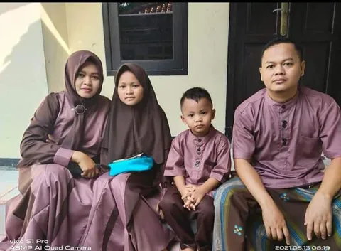 Foto sampul undangan Khitanan Azbin