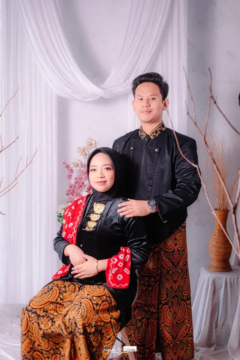 Foto sampul undangan Latif & Risma