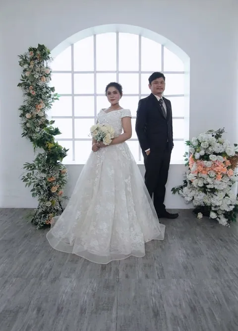 Foto sampul undangan Hendra & Riana