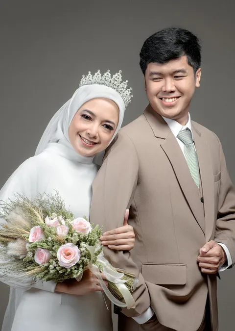 Foto sampul undangan Medica & Bella
