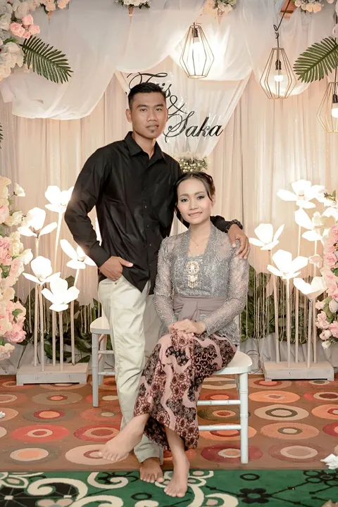 Foto sampul undangan Saka & Titis