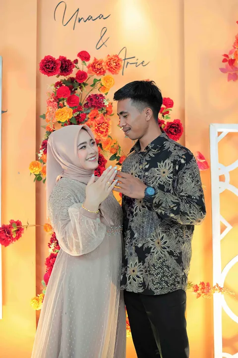 Foto sampul undangan Una & Ari