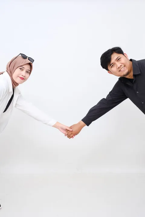 Foto sampul undangan Bughi & Yuli