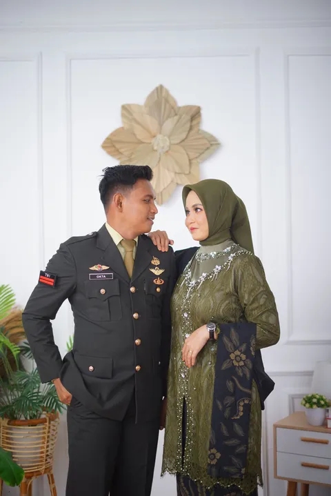 Foto sampul undangan Okta & Rizka