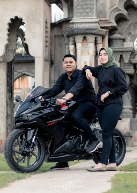 Foto sampul undangan Adi & Mega