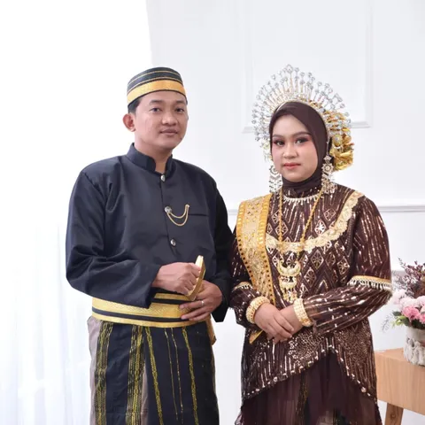 Foto sampul undangan Lisa & Vahmi