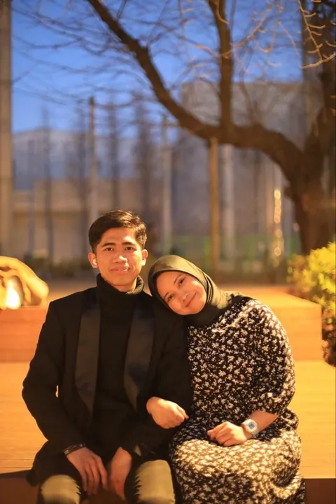 Foto sampul undangan Kurniati & Hendra