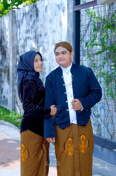 Foto sampul undangan Tika & Riko