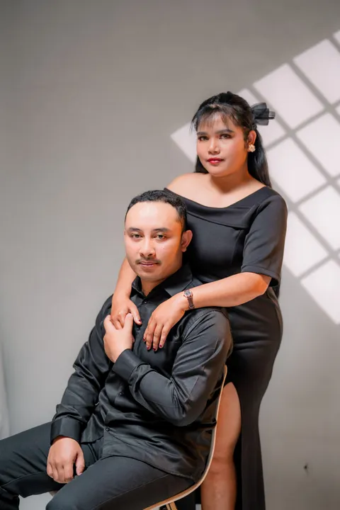 Foto sampul undangan Encik & Nan