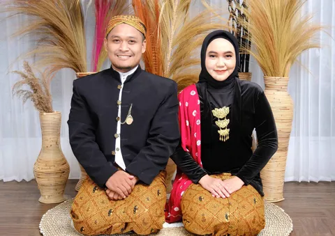 Foto sampul undangan Rajif & Yulfi