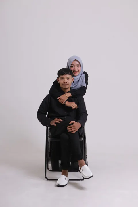 Foto sampul undangan Rizol & Serli