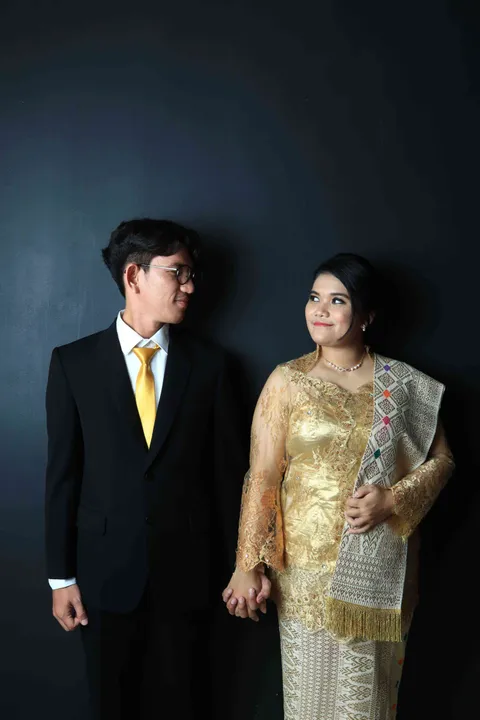 Foto sampul undangan Mario & Ivelty