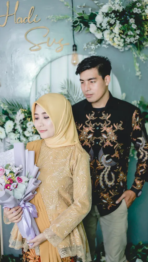 Foto sampul undangan Susruhiyatun & Hadi