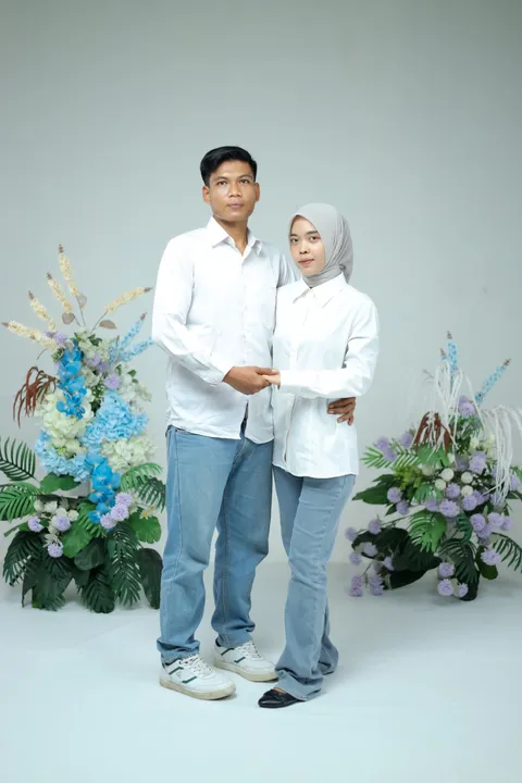 Foto sampul undangan Mona & Bayujhe