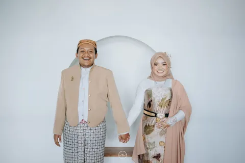 Foto sampul undangan Luthfy & Yustia
