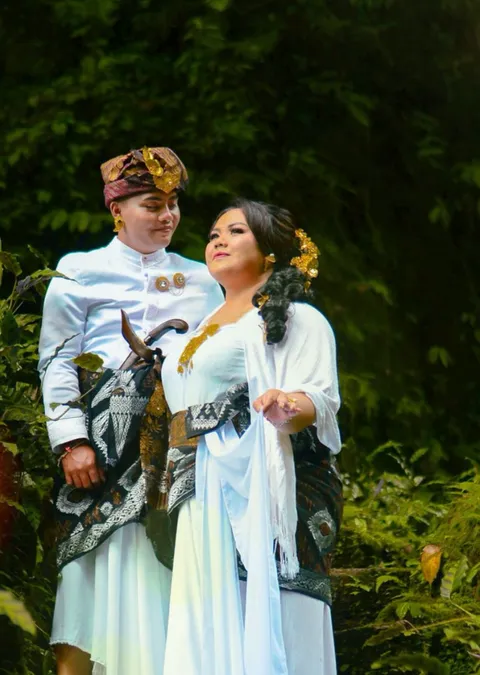 Foto sampul undangan Titik Puspita & Wahyu