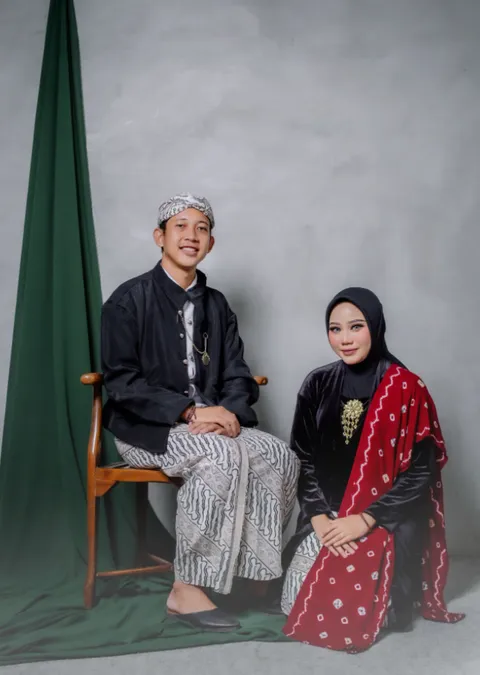 Foto sampul undangan Hestu & Nina