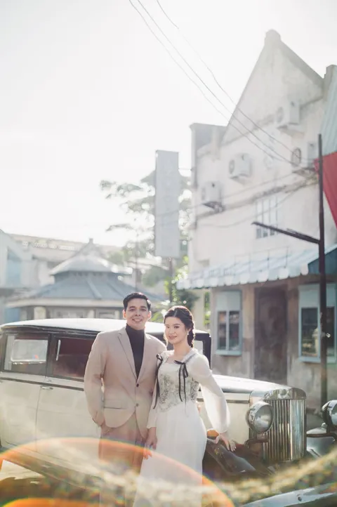 Foto sampul undangan Yan & Gisel