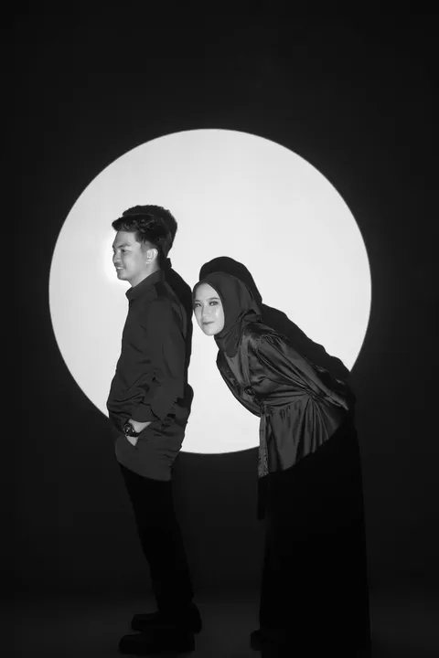 Foto sampul undangan Roni & Elni