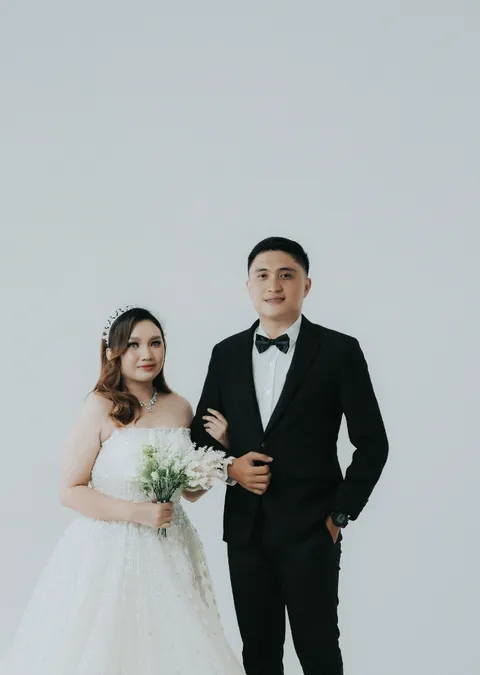 Foto sampul undangan Dyna & Julio