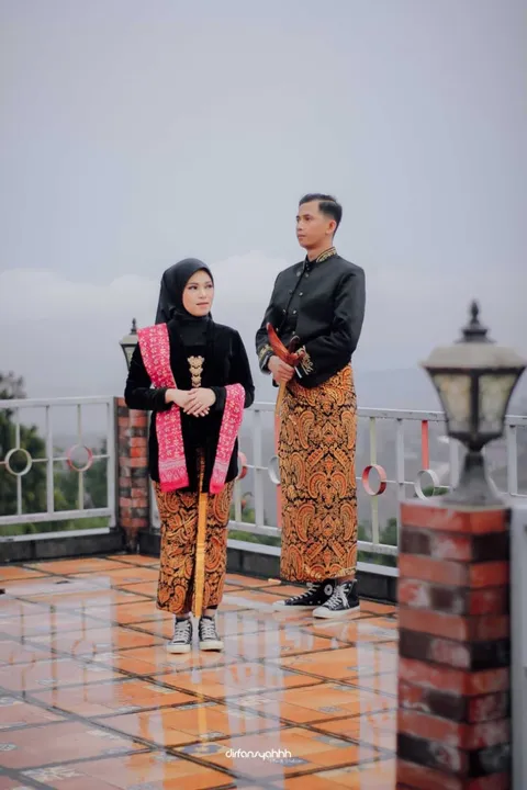 Foto sampul undangan Tri & Nina