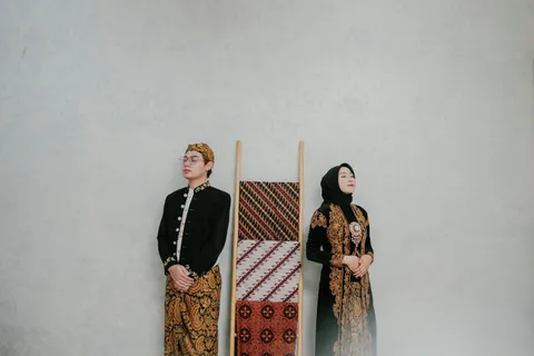 Foto sampul undangan Risma & Fadel