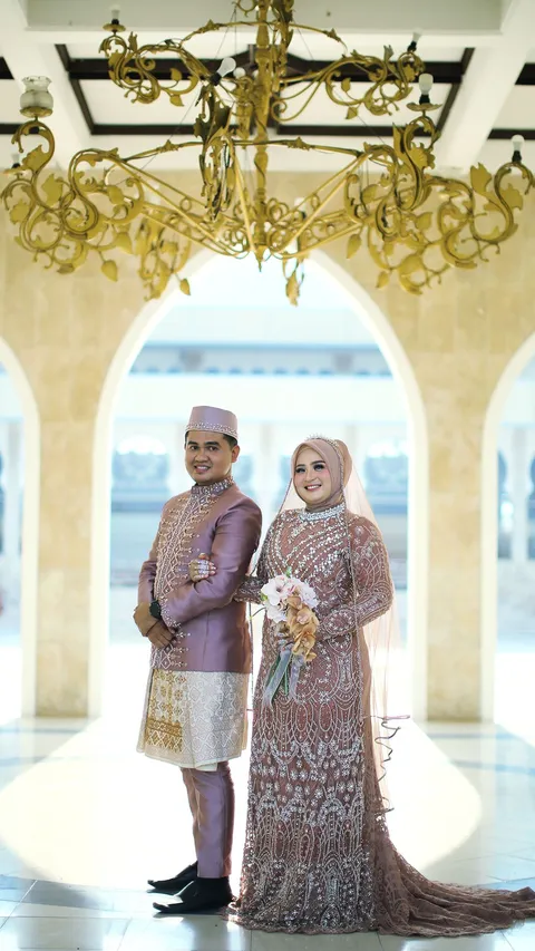 Foto sampul undangan Yuhaniz & Faisal