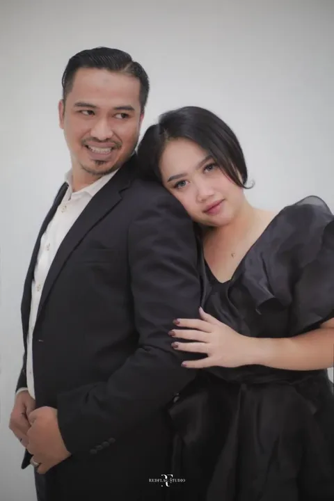 Foto sampul undangan Sarah Kultsum & Rino Chaniago