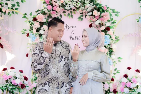 Foto sampul undangan Azam & Putri