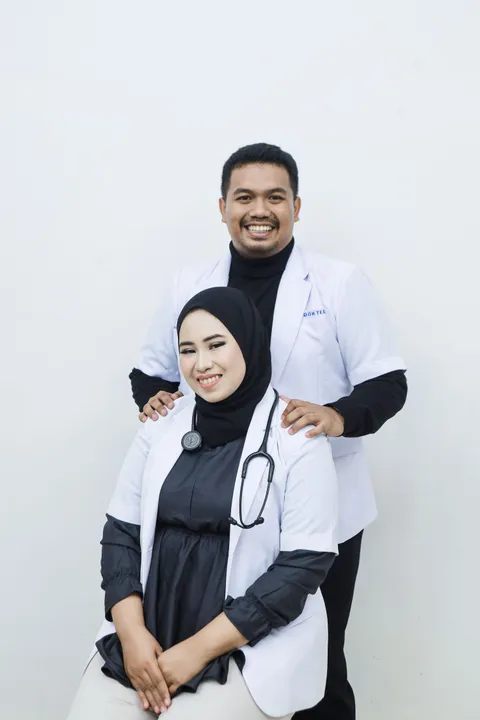 Foto sampul undangan Azrul & Rini