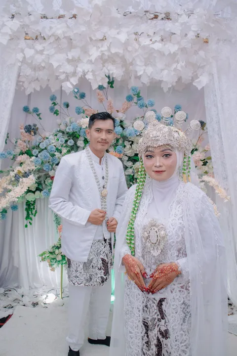 Foto sampul undangan Indri & Nazar