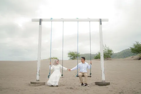 Foto sampul undangan Tofik & Riyanti