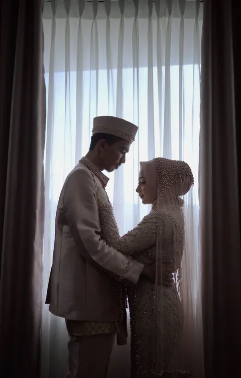 Foto sampul undangan In & Pt
